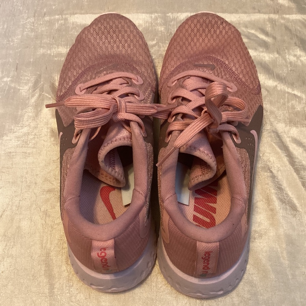 Nike Legend React - image 4